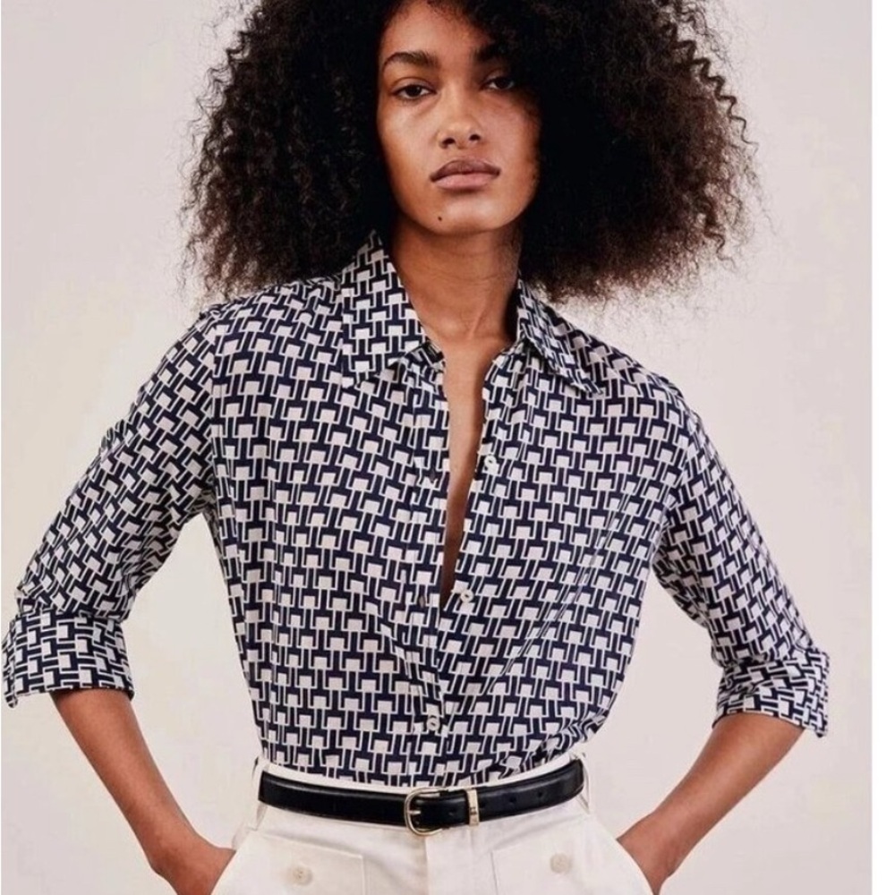 Nili Lotan Kate Printed Blue and White Patterned Button-Up Shirt Size Large CB-L
